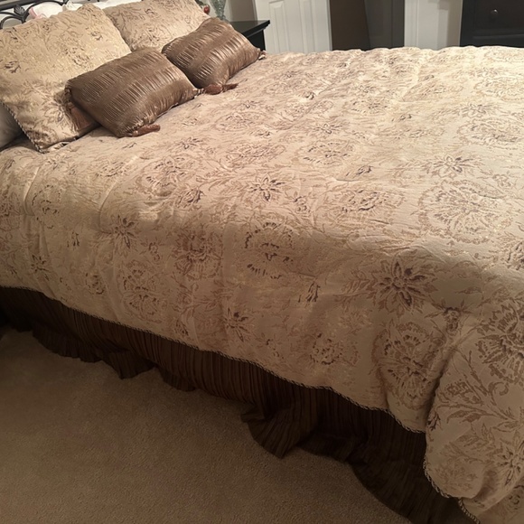 Waterford Linens Comforter set - Picture 2 of 5